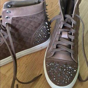 Poppy Spike Sneakers Size 8